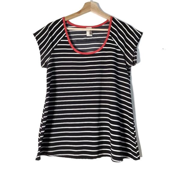 Francesca's Collection | Birdcage Label Stripe Top - Picture 1 of 6